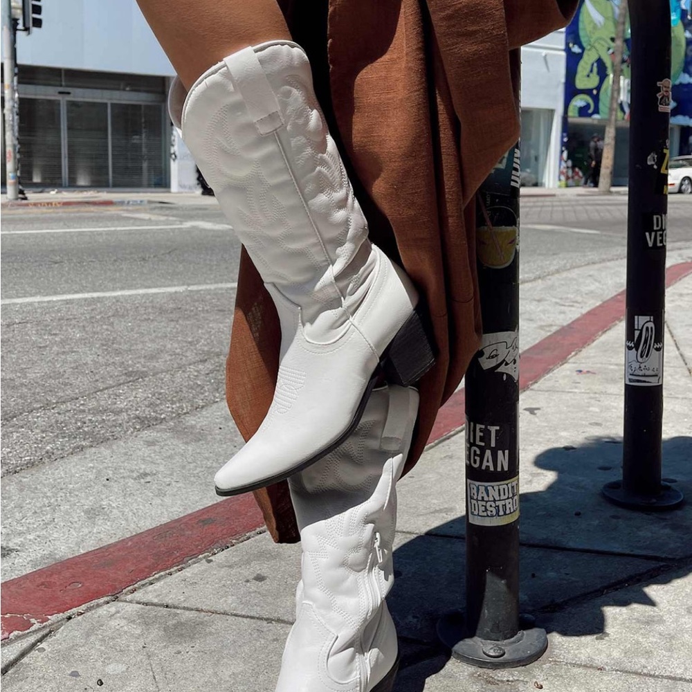 Princess Polly Therapy Clayton Boots White